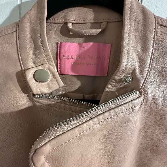 Akira faux leathered tan jacket with zipper accents - Picture 4 of 5